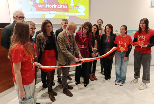 Al via "scrittorincittà", l'edizione numero 27 del festival aperta oggi al Centro Incontri della Provincia Al via "scrittorincittà", l'edizione numero 27 del festival aperta oggi al Centro Incontri della Provincia