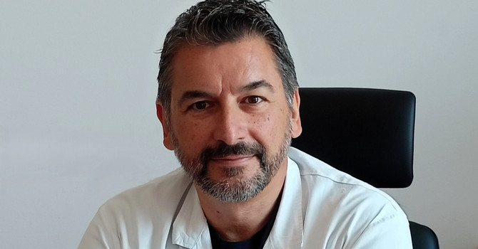 Il dottor Manuel Burdese, nuovo primario a Verduno dopo essere stato direttore della Struttura complessa di Nefrologia, dialisi e trapianto renale dell’Azienda Ospedaliera di Perugia