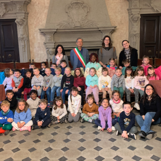 Savigliano, bimbi dell'infanzia alla scoperta del “mestiere” di sindaco