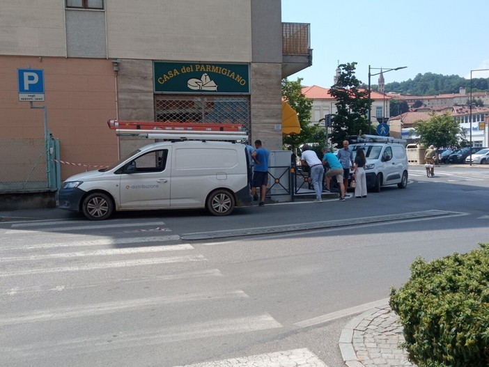 Addetti Enel al lavoro