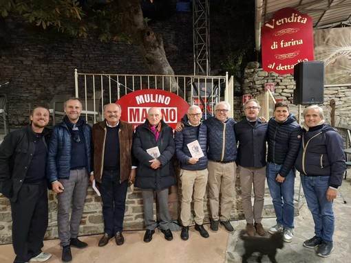 Presentato "Omero non deve morire" al Mulino Marino di Cossano Belbo Presentato "Omero non deve morire" al Mulino Marino di Cossano Belbo