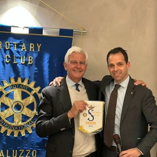 Alessandro Profumo e il presidente Rotary Saluzzo Luigi Giulini Richard