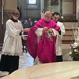 Don Claudio Carena, parroco di San Lorenzo, dei Santi Cosma e Damiano e di San Giovanni Battista in Alba dal 1°novembre 2025