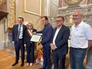 Vent’anni di promozione e passione: "La Morra Eventi e Turismo" premiata dal governatore Cirio Vent’anni di promozione e passione: "La Morra Eventi e Turismo" premiata dal governatore Cirio