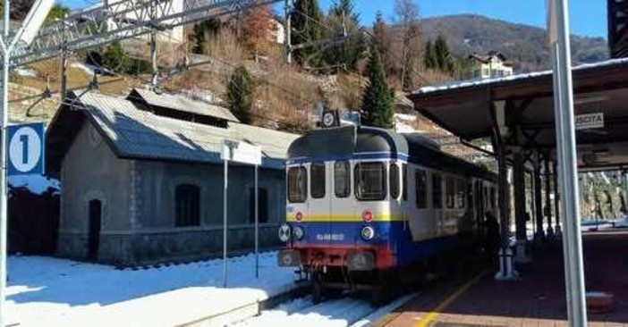 Trasporto ferroviario, il CoMIS porta in Regione le richieste dei pendolari: "Raccolte 7.200 firme"