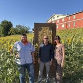 L'assessore Andrea Bertone, il sindaco Ivano Airaldi e il consigliere Denise Pecchenino L'assessore Andrea Bertone, il sindaco Ivano Airaldi e il consigliere Denise Pecchenino