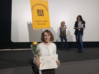 Saluzzo, la consegna del riconoscimento Rivela una gemma 2026 a Cecilia Alberto