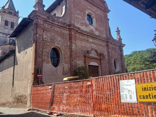 Saluzzo, chiesa di San Bernardo. Inziati dalla piazzetta antistante l'intervento su via Santa Chiara Saluzzo, chiesa di San Bernardo. Inziati dalla piazzetta antistante l'intervento su via Santa Chiara