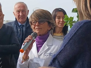 Momenti dell'inaugurazione del Terrazzo in fiore nella Pediatria Oncologica di Savigliano Momenti dell'inaugurazione del Terrazzo in fiore nella Pediatria Oncologica di Savigliano