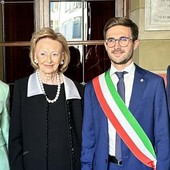 Maria Franca Fissolo Ferrero con il sindaco di Alba Alberto Gatto Maria Franca Fissolo Ferrero con il sindaco di Alba Alberto Gatto