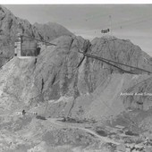 Il rifugio Genova durante il cantiere della diga del Chiotas Il rifugio Genova durante il cantiere della diga del Chiotas