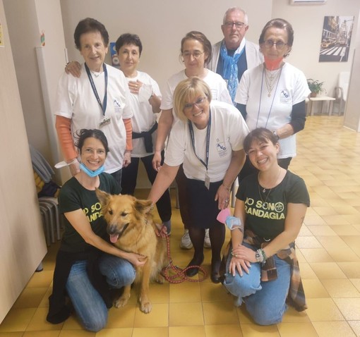 La Pet Therapy porta allegria agli ospiti della casa di riposo di San Michele Mondovì