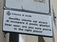 I cartelli negli stalli per disabili nei parcheggi di Alba