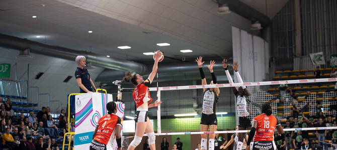 Masa Pucelj, premiata MVP del match, in azione contro le Tigri