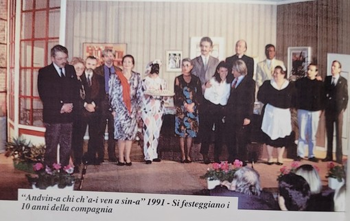 Amarcord del 1991, i Desbela mettono in scena Indovina chi viene a cena, in piemontese Amarcord del 1991, i Desbela mettono in scena Indovina chi viene a cena, in piemontese