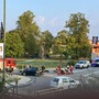 Alba, auto contro moto alla rotonda di via Santa Margherita: motociclista ferito lievemente Alba, auto contro moto alla rotonda di via Santa Margherita: motociclista ferito lievemente