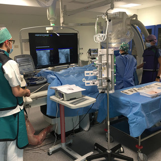 Cardiologi al lavoro nella nuova sala di “Elettrofisiologia” dell'Asl Cn2, presso l'Ospedale Ferrero di Verduno