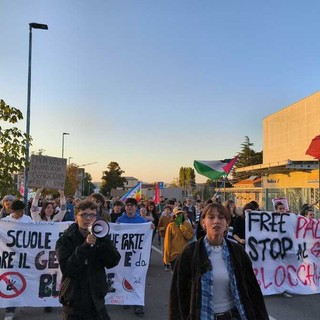 Nelle foto alcuni momenti della manifestazione in corso ad Alba Nelle foto alcuni momenti della manifestazione in corso ad Alba