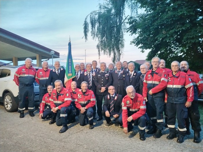 Associazione nazionale carabinieri sezione di Bra con il tenente colonnello Gioffreda Associazione nazionale carabinieri sezione di Bra con il tenente colonnello Gioffreda