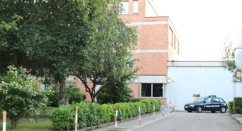 Carceri al limite, l'allarme dal Sappe: "Dato regionale falsato, ad Alba operativo solo il 31% della capienza" Carceri al limite, l'allarme dal Sappe: "Dato regionale falsato, ad Alba operativo solo il 31% della capienza"
