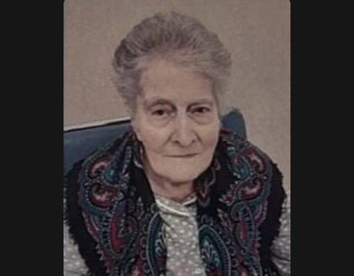 “Grazie Dottoressa”: a Dronero l’ultimo saluto alla storica farmacista Anna Gariglio “Grazie Dottoressa”: a Dronero l’ultimo saluto alla storica farmacista Anna Gariglio