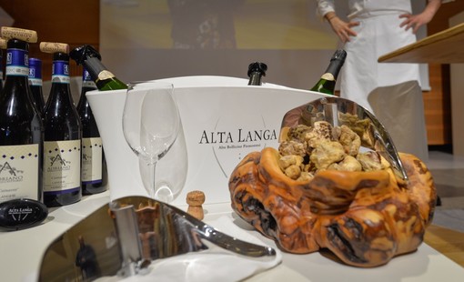 Matrimonio del gusto tra Bianco d'Alba e Alta Langa Docg (Foto Dave Carletti)