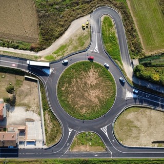 La rotatoria realizzata da Anas alle porte di Alba