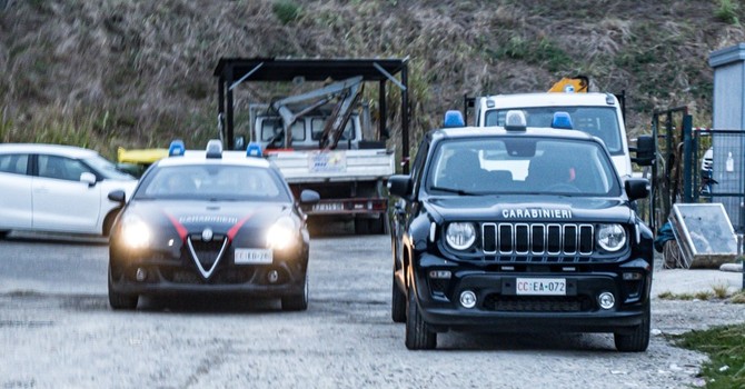 Alba, nuovo blitz dei carabinieri all’alba nel campo nomadi Pinot Gallizio