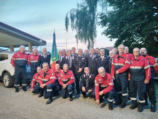 Associazione nazionale carabinieri sezione di Bra con il tenente colonnello Gioffreda Associazione nazionale carabinieri sezione di Bra con il tenente colonnello Gioffreda