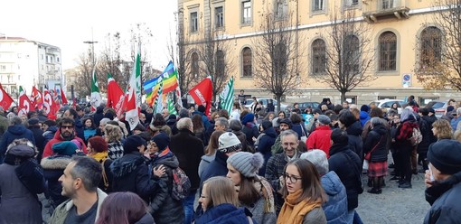 Un momento della manifestazione albese – lo scorso 22 dicembre – contro il decreto sicurezza