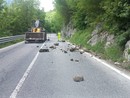 Distacco controllato delle rocce e manutenzione reti: Anas al lavoro lungo la statale 20 [VIDEO]