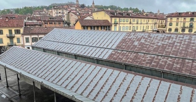 Il tetto ammalorato dell'Ala di Piazza Cavour Il tetto ammalorato dell'Ala di Piazza Cavour