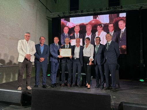Alberto Cirio premia Confagricoltura Cuneo Alberto Cirio premia Confagricoltura Cuneo