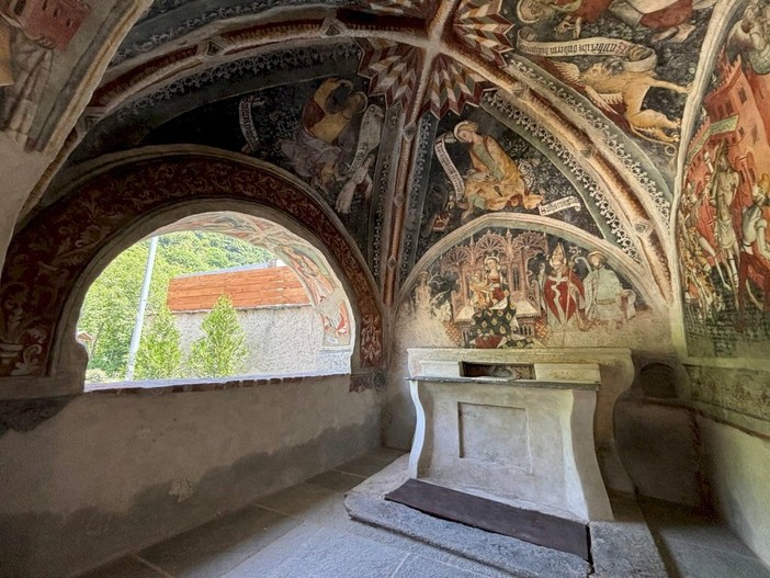 L'affresco nella cappella di San Sebastiano L'affresco nella cappella di San Sebastiano