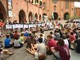 In silenzio per Carola Rackete e contro la politica dei porti chiusi: ad Alba il pacifico sit-in promosso dai giovani di Azione Democratica
