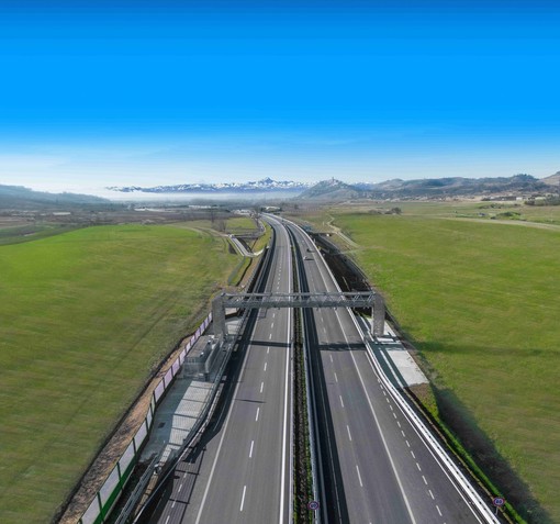 L'autostrada A33 Asti-Cuneo, aperta in modo definitivo cinque mesi fa, dal 20 aprile scorso L'autostrada A33 Asti-Cuneo, aperta in modo definitivo cinque mesi fa, dal 20 aprile scorso
