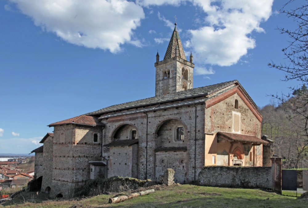 L'antica chiesa parrocchiale nel borgo de "La Villa" di Verzuolo L'antica chiesa parrocchiale nel borgo de "La Villa" di Verzuolo