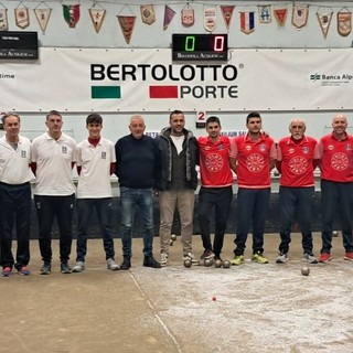 nella foto le quadrette finaliste con il figlio Gianfranco ed il nipote Giovanni ed il  direttore di gara Marchisio.