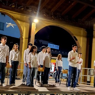 Gli studenti dell’ “Arimondi-Eula” di Racconigi portano in scena il mito di Prometeo Gli studenti dell’ “Arimondi-Eula” di Racconigi portano in scena il mito di Prometeo