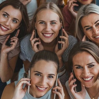 Cambia prospettiva con Anna &amp; Anna: il tuo futuro non ha bisogno di filtri