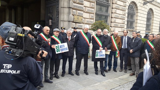 Alberto Cirio sull’Asti-Cuneo: “Eventuali sanzioni di Bruxelles sarebbero letali”