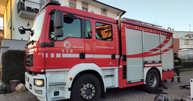 Incendio a Roccavione: abitazione in fiamme, morto un cane