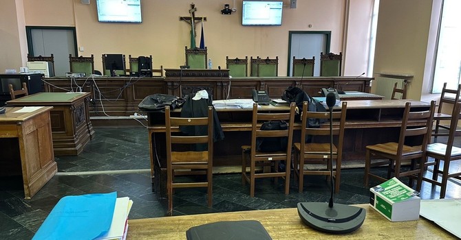 L'aula del tribunale di Cuneo
