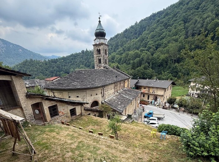 Arte e meditazione tra i boschi: a Monterosso Grana l’esperienza immersiva “Abbraccio” Arte e meditazione tra i boschi: a Monterosso Grana l’esperienza immersiva “Abbraccio”