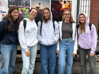 Primo giorno di scuola negli istituti albesi