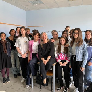 La regista Alice Filippi incontra gli studenti del corso di acconciatura del CFP Mondovì