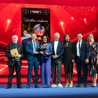 Alla “Notte degli Oscar Confcommercio” il miglior cast è quello dell’ Associazione Commercianti Albesi Alla “Notte degli Oscar Confcommercio” il miglior cast è quello dell’ Associazione Commercianti Albesi