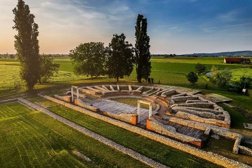 “Sogno romano” ad Augusta Bagiennorum: viaggio tra storia, sapori e suggestioni al tramonto