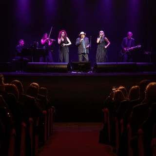 Confindustria Cuneo tira le somme del 2025 accompagnata dalle emozioni senza tempo di Al Bano