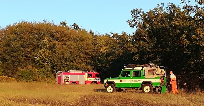 Vasto incendio tra Priero e Montezemolo: ingente dispiego di uomini e mezzi per domare le fiamme e mettere in sicurezza le case Vasto incendio tra Priero e Montezemolo: ingente dispiego di uomini e mezzi per domare le fiamme e mettere in sicurezza le case